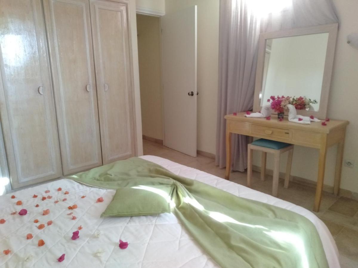 Appart Hotel Rodes Mezraia ภายนอก รูปภาพ