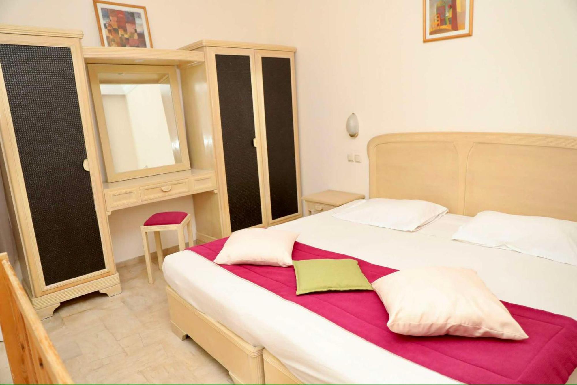 Appart Hotel Rodes Mezraia ภายนอก รูปภาพ